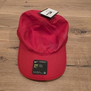 Nike Red Featherlight Cap